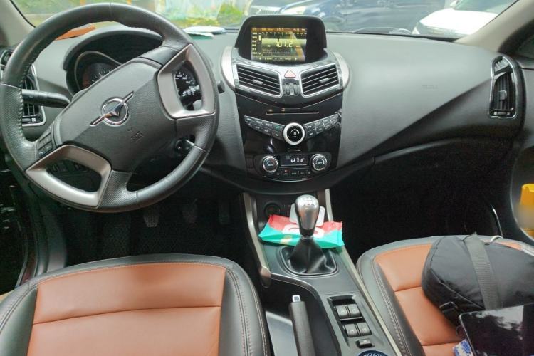 Used Haima S5 2014 1.6L Manual ZhiZun Version Center Console