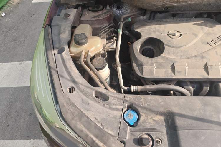 Used Haima S5 2014 1.6L Manual ZhiZun Version Engine Bay Right