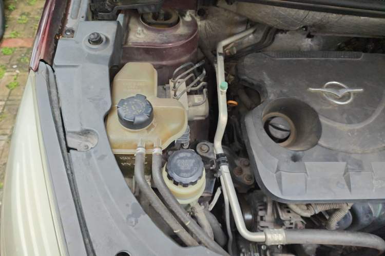 Used Haima S5 2014 1.6L Manual ZhiZun Version Engine Bay Right