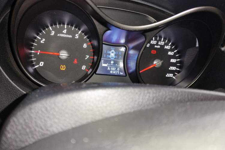 Used Haima S5 2014 1.6L Manual ZhiZun Version Odometer Close Up