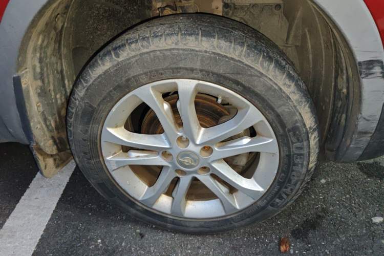 Used Haima S5 2014 1.6L Manual ZhiCheng Model Right Front Wheel Hub