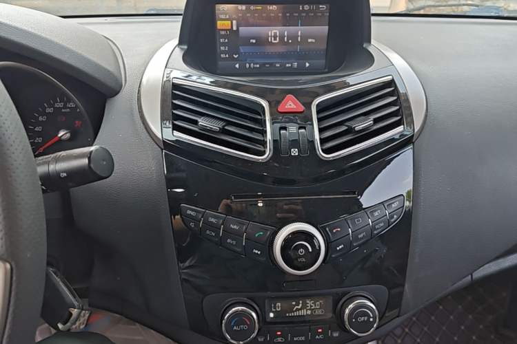 Used Haima S5 2014 1.6L Manual ZhiCheng Model Audio And AC Panel