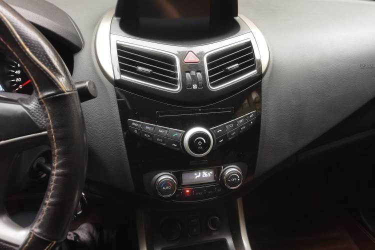 Used Haima S5 2014 1.6L Manual ZhiZun Version Audio And AC Panel