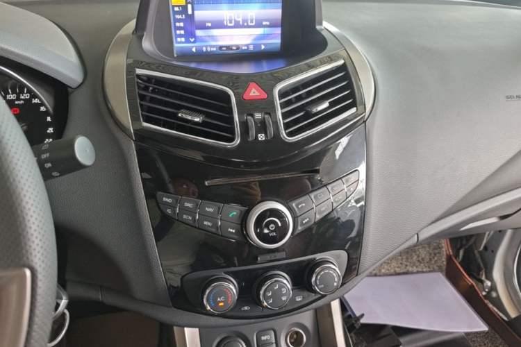 Used Haima S5 2014 1.6L Manual ZhiXuan Model Audio And AC Panel