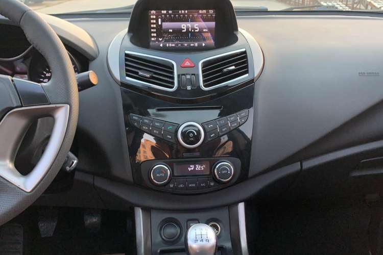 Used Haima S5 2014 1.6L Manual ZhiZun Version Audio And AC Panel