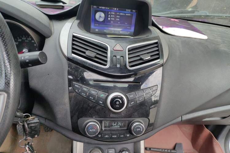 Used Haima S5 2014 1.6L Manual ZhiZun Version Audio And AC Panel
