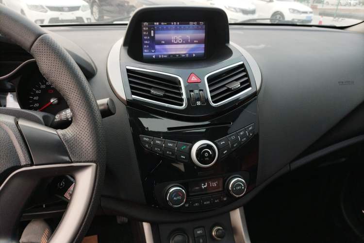 Used Haima S5 2014 1.6L Manual ZhiZun Version Audio And AC Panel