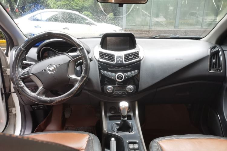 Used Haima S5 2014 1.6L Manual ZhiZun Version Center Console