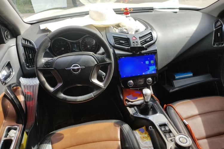Used Haima S5 2014 1.6L Manual ZhiZun Version Center Console