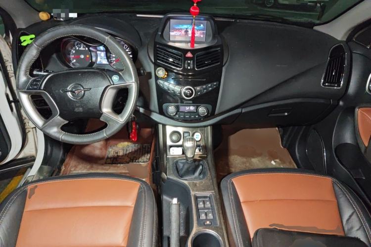 Used Haima S5 2014 1.6L Manual ZhiZun Version Center Console
