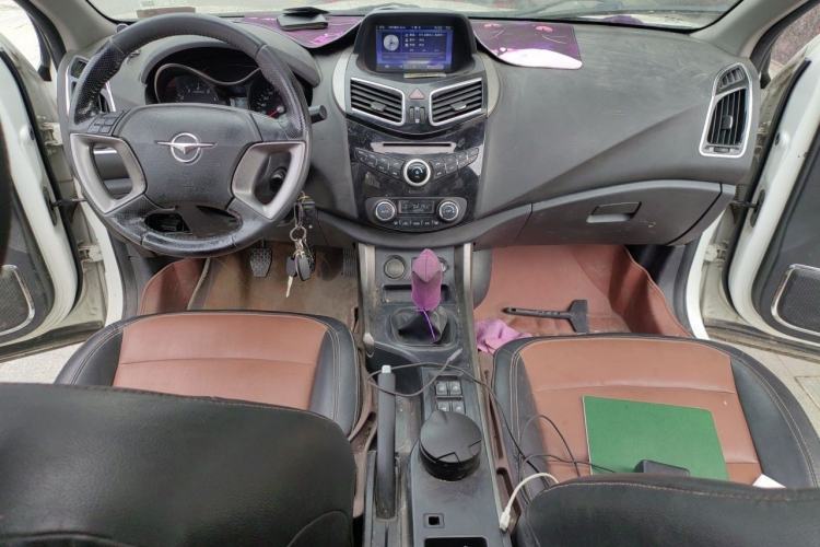 Used Haima S5 2014 1.6L Manual ZhiZun Version Center Console