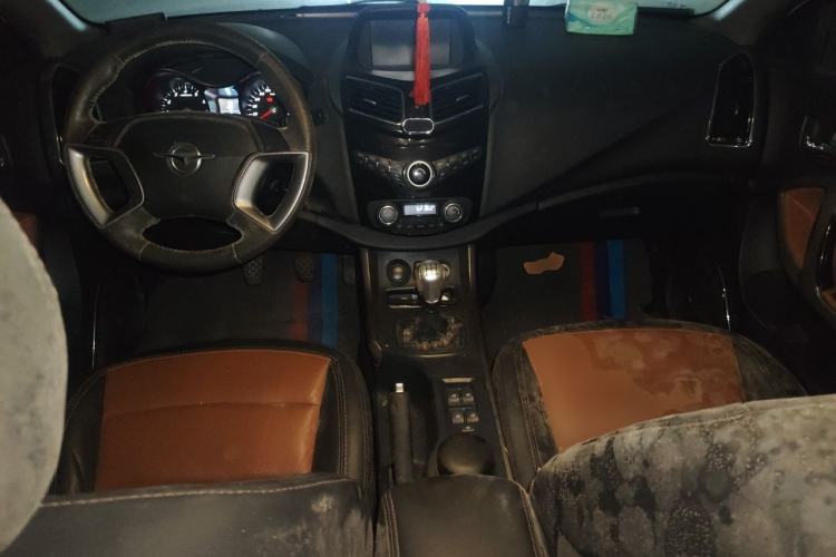 Used Haima S5 2014 1.6L Manual ZhiZun Version Center Console