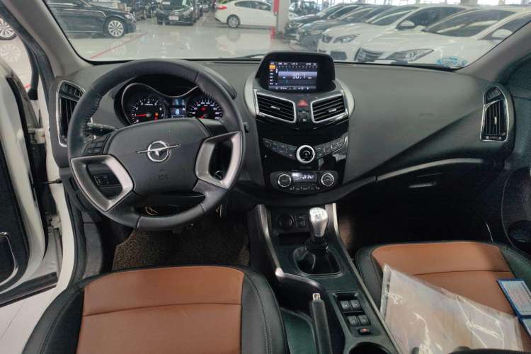 Used Haima S5 2014 1.6L Manual ZhiCheng Model Center Console