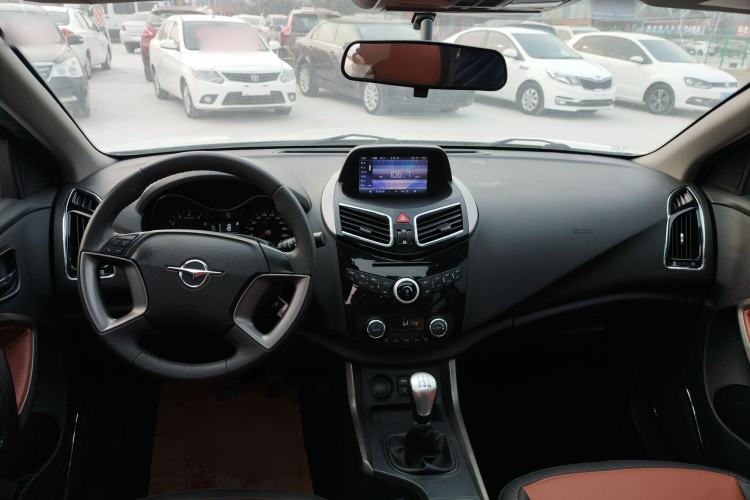 Used Haima S5 2014 1.6L Manual ZhiZun Version Center Console
