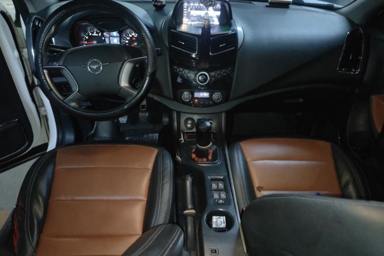 Used Haima S5 2014 1.6L Manual ZhiCheng Model Center Console