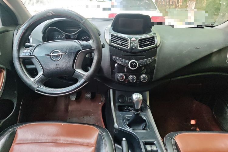 Used Haima S5 2014 1.6L Manual ZhiXuan Model Center Console