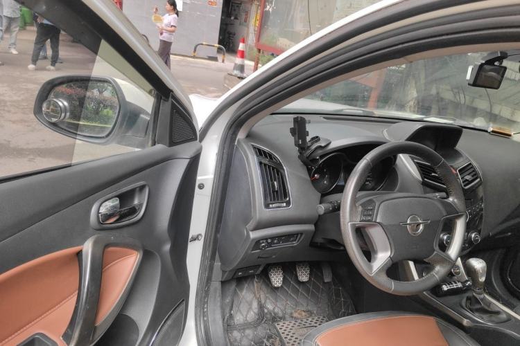 Used Haima S5 2014 1.6L Manual ZhiZun Version Driver Seat