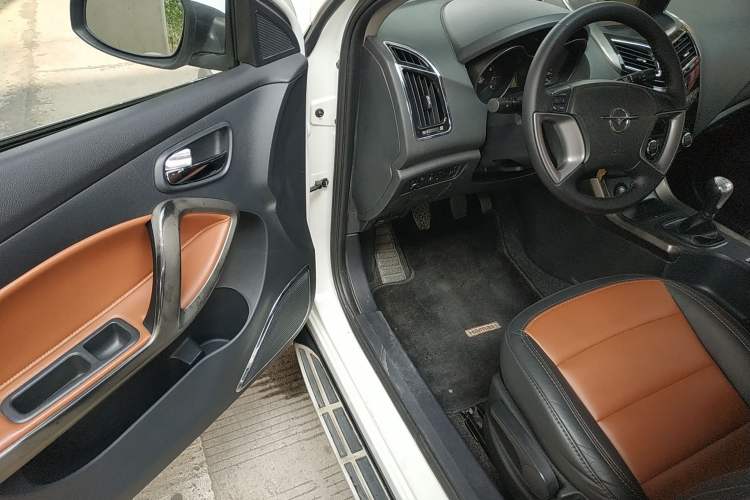Used Haima S5 2014 1.6L Manual ZhiCheng Model Driver Seat