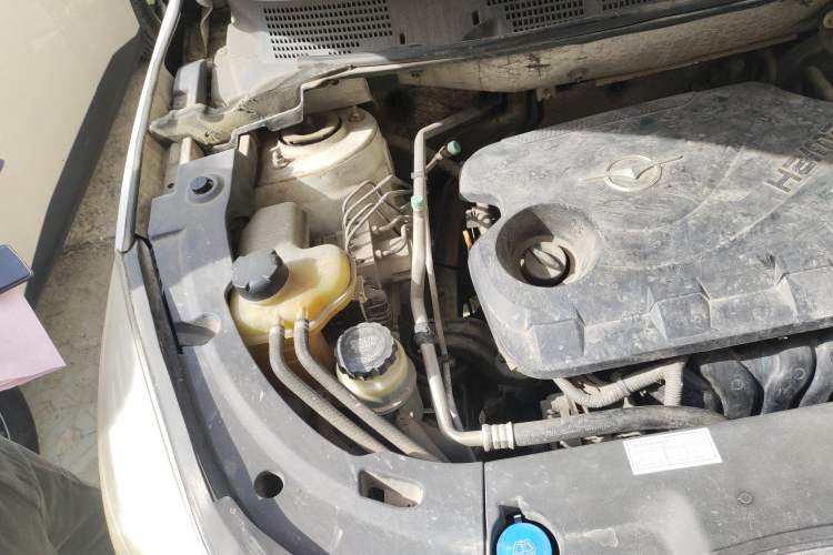 Used Haima S5 2014 1.6L Manual ZhiZun Version Engine Bay Right