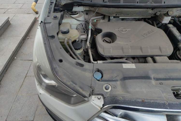Used Haima S5 2014 1.6L Manual ZhiZun Version Engine Bay Right
