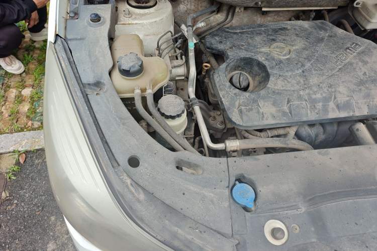 Used Haima S5 2014 1.6L Manual ZhiZun Version Engine Bay Right