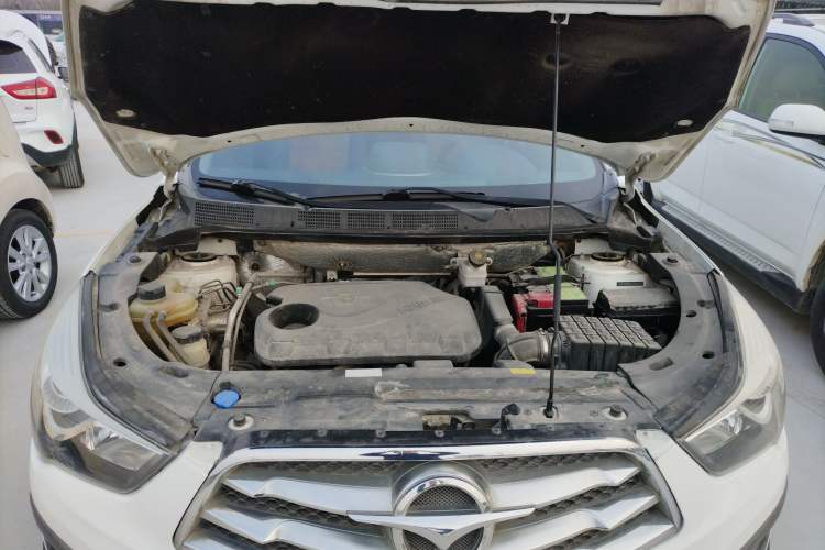 Used Haima S5 2014 1.6L Manual ZhiZun Version Engine Bay