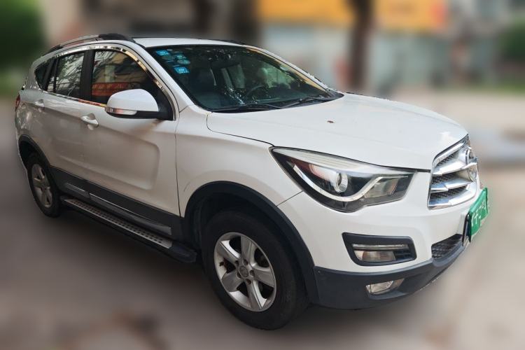 Used Haima S5 2014 1.6L Manual ZhiLe Model Front Right 45 Deg