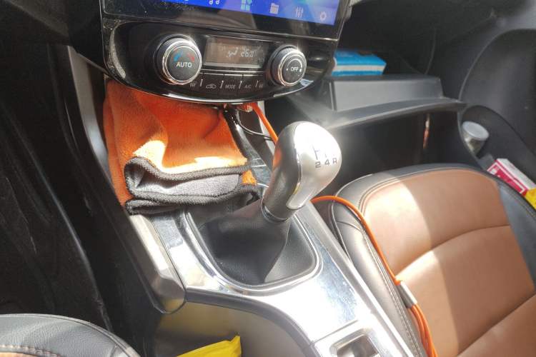 Used Haima S5 2014 1.6L Manual ZhiZun Version Gear Lever