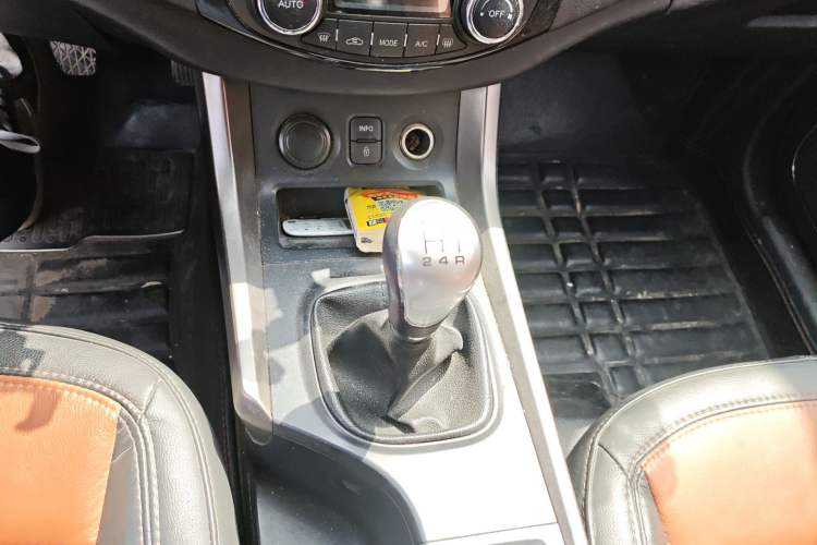 Used Haima S5 2014 1.6L Manual ZhiZun Version Gear Lever