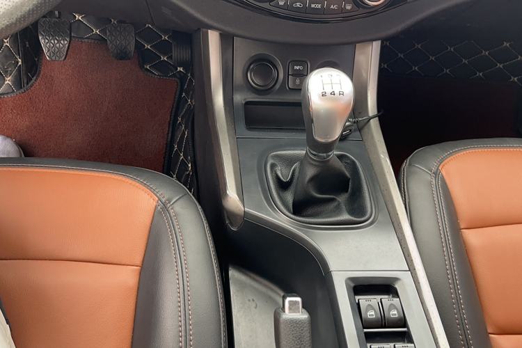 Used Haima S5 2014 1.6L Manual ZhiCheng Model Interior 5