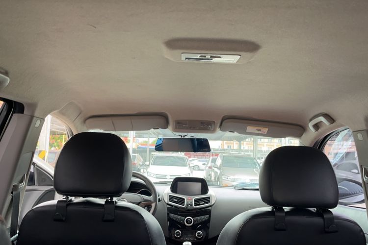 Used Haima S5 2014 1.6L Manual ZhiCheng Model Interior 6