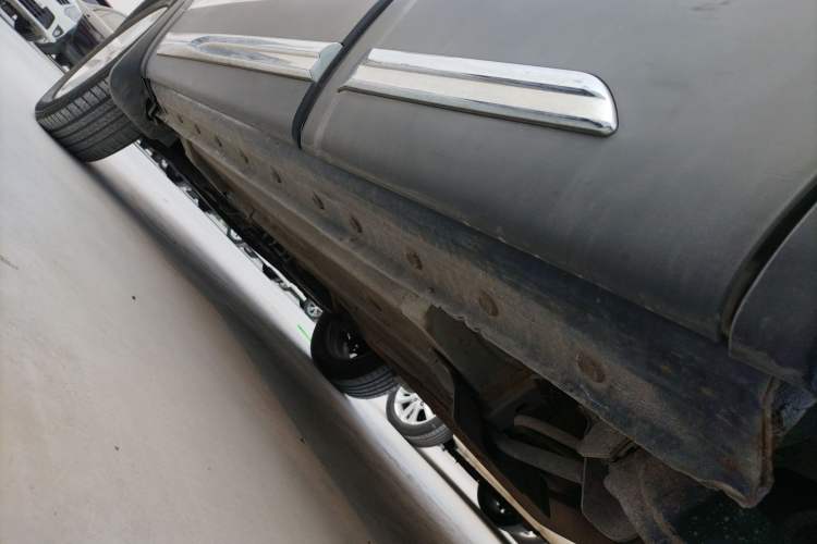 Used Haima S5 2014 1.6L Manual ZhiZun Version Left Side Sill