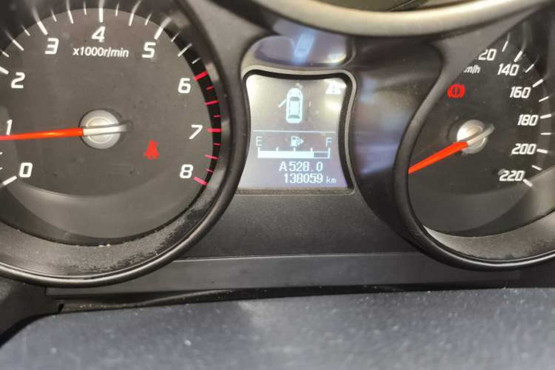Used Haima S5 2014 1.6L Manual ZhiZun Version Odometer Close Up