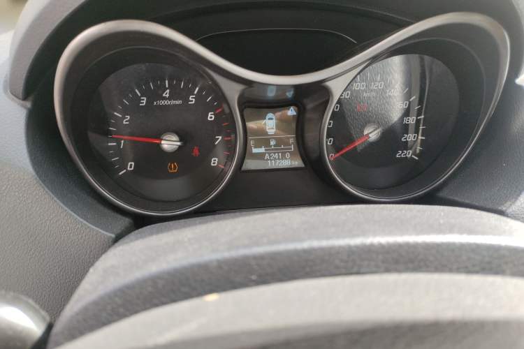 Used Haima S5 2014 1.6L Manual ZhiZun Version Odometer Close Up