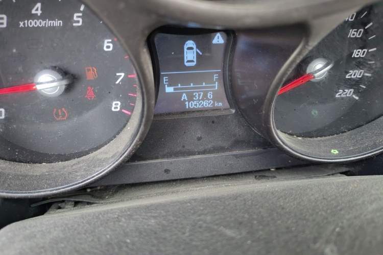 Used Haima S5 2014 1.6L Manual ZhiZun Version Odometer Close Up