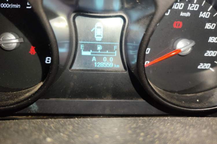 Used Haima S5 2014 1.6L Manual ZhiZun Version Odometer Close Up