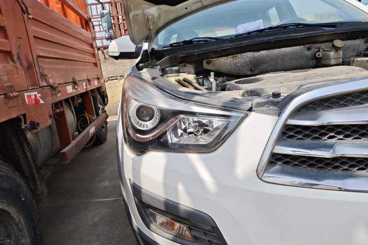 Used Haima S5 2014 1.6L Manual ZhiZun Version Right Front Headlight