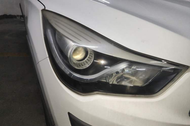 Used Haima S5 2014 1.6L Manual ZhiCheng Model Right Front Headlight