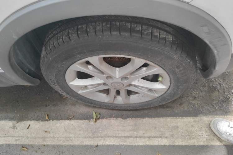 Used Haima S5 2014 1.6L Manual ZhiZun Version Right Front Wheel Hub