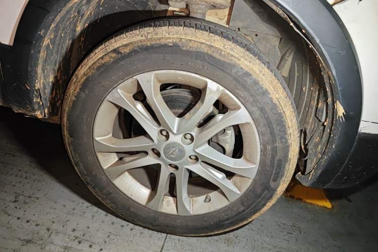 Used Haima S5 2014 1.6L Manual ZhiZun Version Right Front Wheel Hub