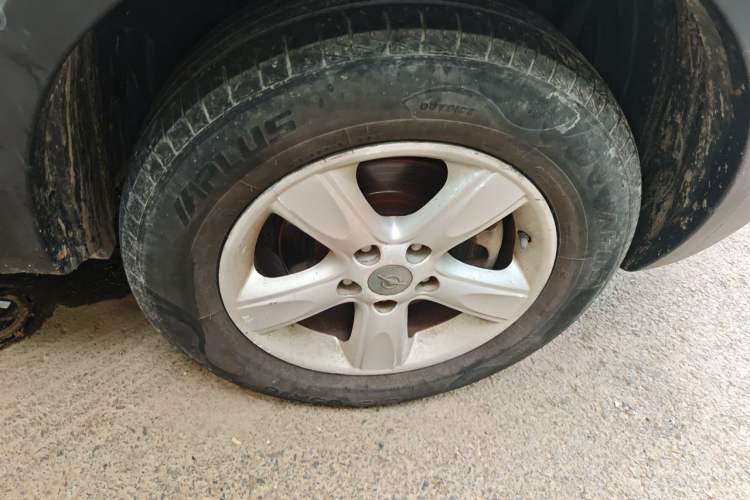 Used Haima S5 2014 1.6L Manual ZhiXuan Model Right Front Wheel Hub