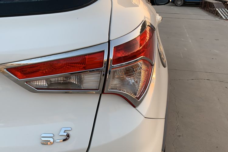 Used Haima S5 2014 1.6L Manual ZhiZun Version Right Rear Taillight