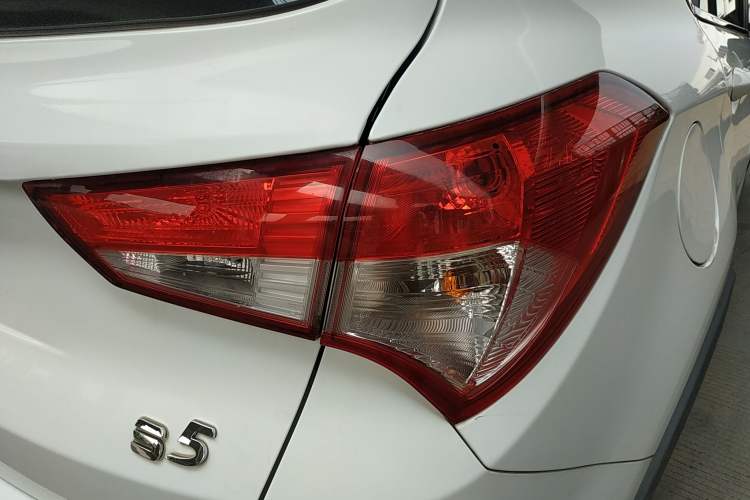 Used Haima S5 2014 1.6L Manual ZhiCheng Model Right Rear Taillight