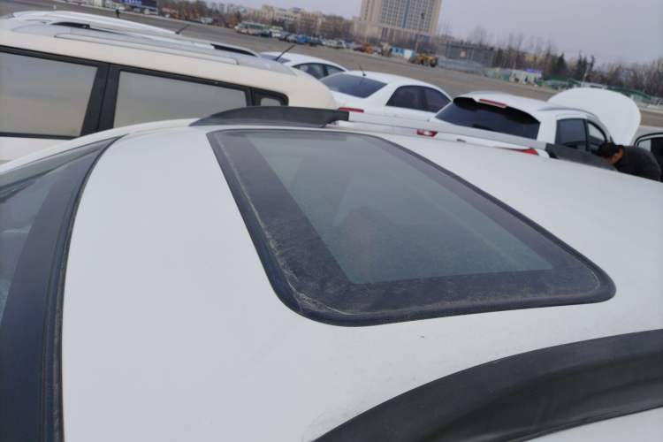 Used Haima S5 2014 1.6L Manual ZhiZun Version Roof