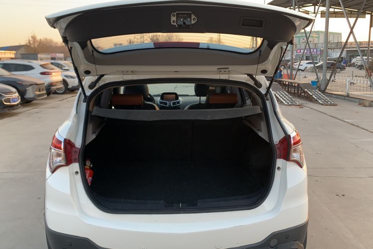 Used Haima S5 2014 1.6L Manual ZhiZun Version Trunk