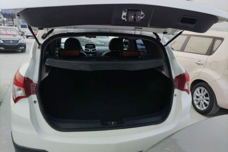 Used Haima S5 2014 1.6L Manual ZhiZun Version Trunk