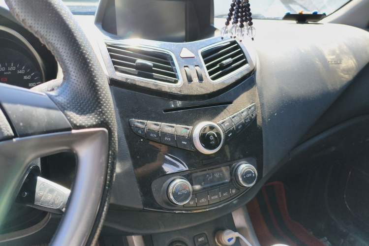 Used Haima S5 2015 1.6L Manual Smart Luxury Model Audio And AC Panel
