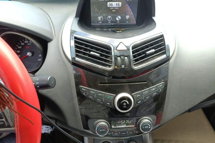 Used Haima S5 2015 1.5T CVT Flagship Model Audio And AC Panel