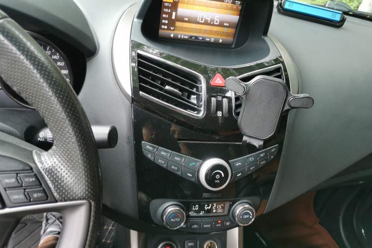 Used Haima S5 2015 1.5T CVT Flagship Model Audio And AC Panel