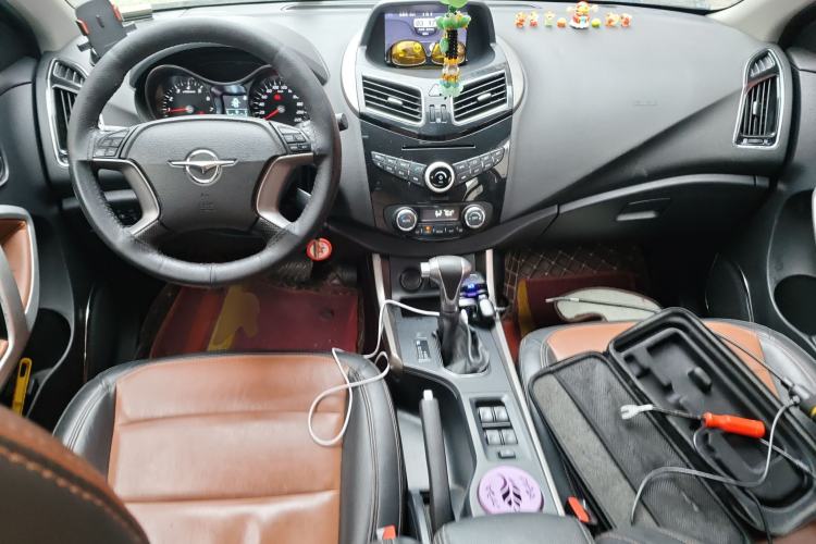 Used Haima S5 2015 1.5T CVT Luxury Sport Edition Center Console